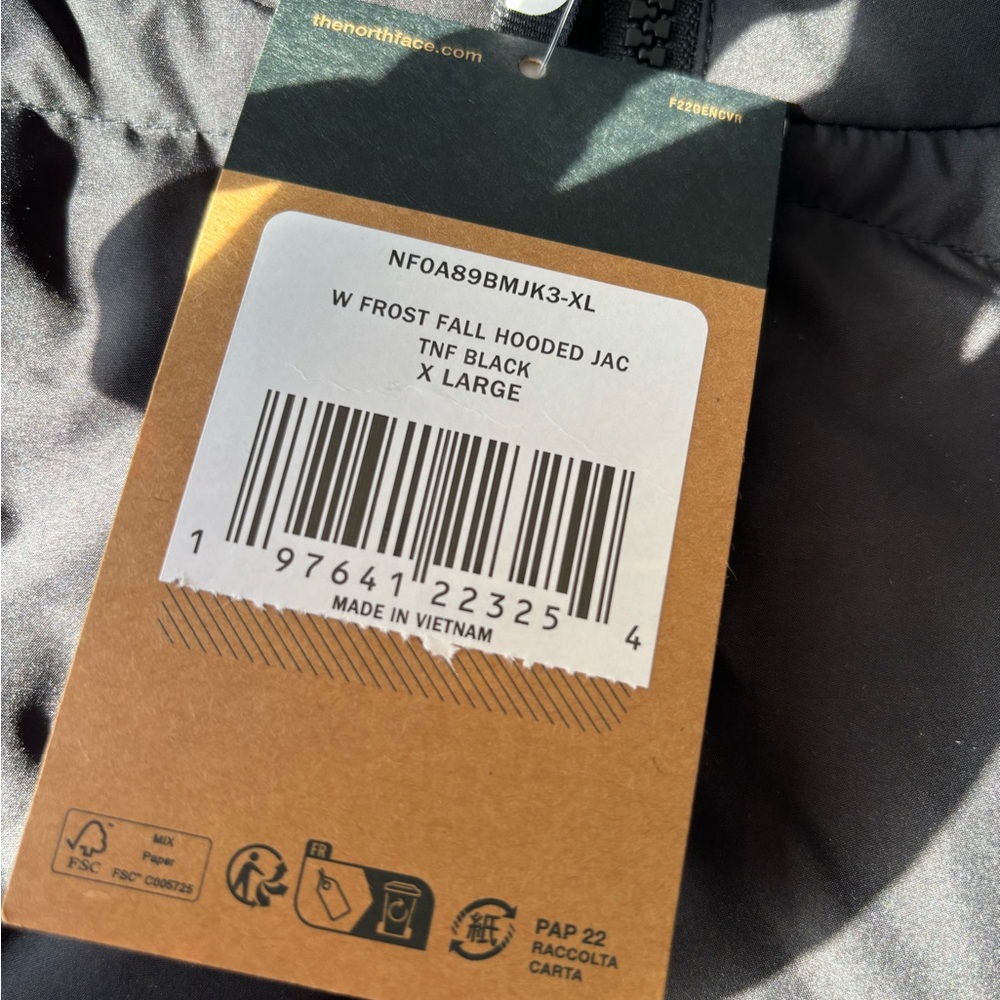 Women’s Frost Fall Hooded North Face Jacket- New with tags. - Picture 5 of 7